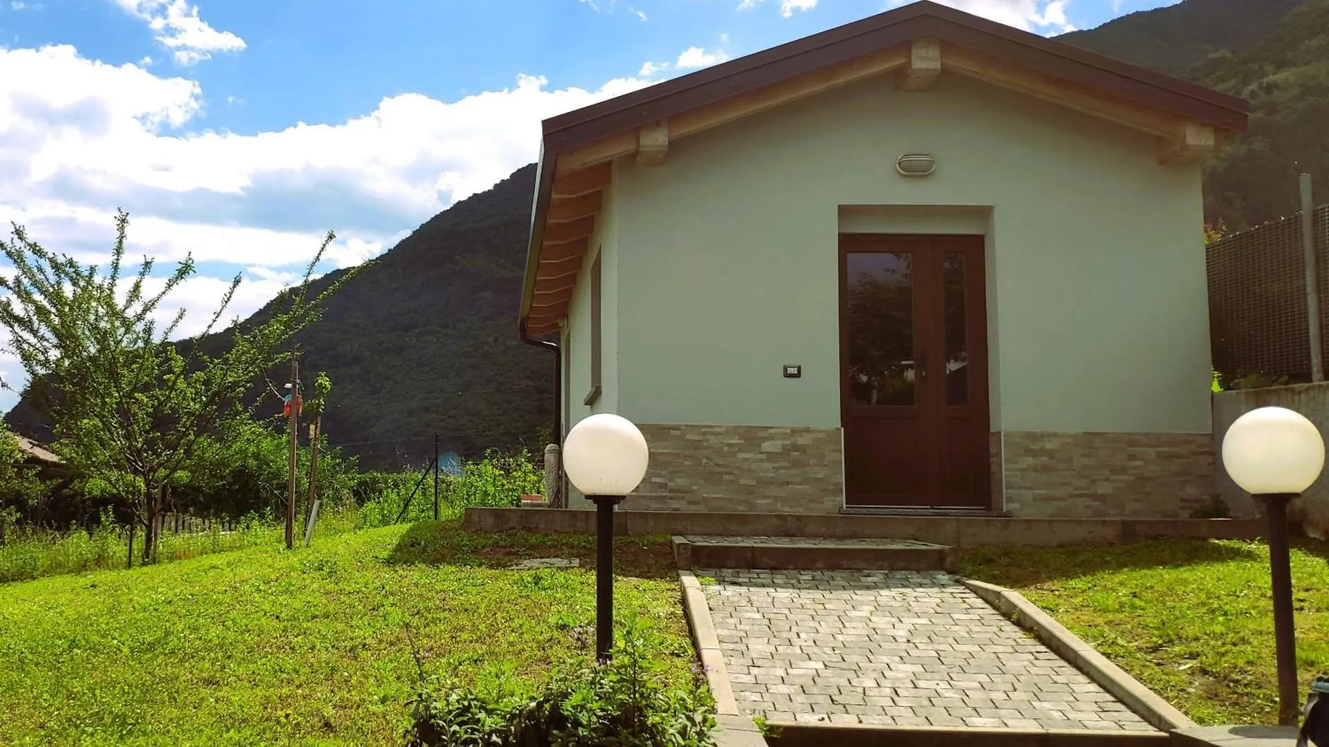 Chiaro House Apartment Colico
